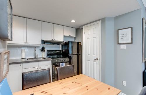 Craigleith Apartment | Blue Mountain Getaway at North Creek Resort King Bed
