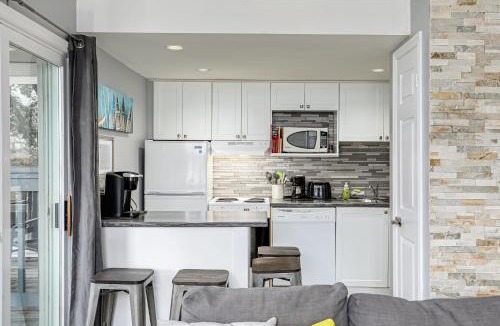Craigleith Apartment | Blue Mountain Hideaway at North Creek Resort