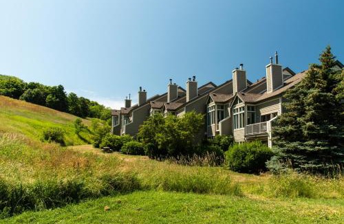 The Blue Mountains Hotel | Blue Mountain Resort Home Collection