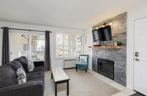 Craigleith Apartment | Blue Mountain Studio Oasis