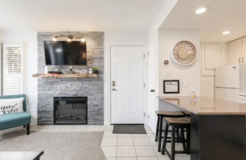 Craigleith Apartment | Blue Mountain Studio Oasis