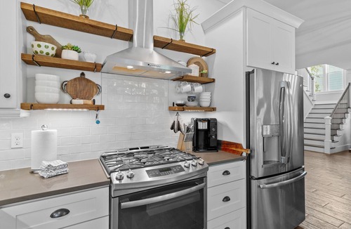 Lakeside at Blue Mountain Beach House | Blue Mountain Beach | Outdoor Oasis + Bikes + Golf Cart Option - 'Driftwood Dreams'