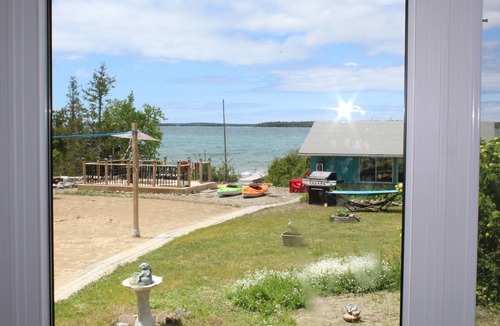 Northern Bruce Peninsula Cottage | BLUE WATER COTTAGE - WATERFRONT COTTAGE,TOBERMORY- LICENCE- STA-2024-285