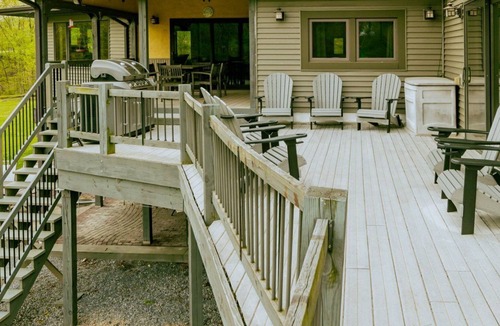Allenwood Cabin | BLUE WATER LODGE ~ Sleeps 30 ~ Stunning Pond w/ Fish