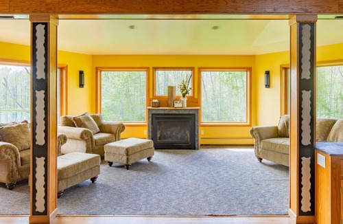 Allenwood Cabin | BLUE WATER LODGE ~ Sleeps 30 ~ Stunning Pond w/ Fish