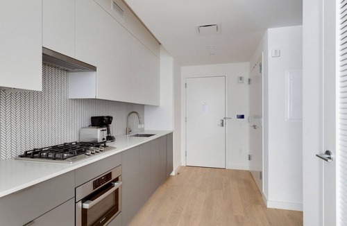 Chelsea Apartment | Blueground | Chelsea, pool, nr The Vessel