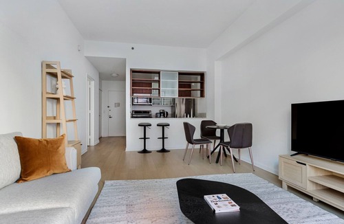 Chelsea Apartment | Blueground | Chelsea, rooftop, nr High Line