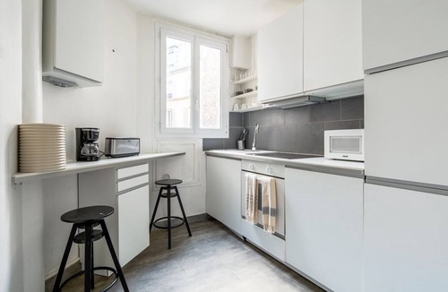 Sorbonne Apartment | Blueground | Latin Quarter, nr Seine & notre dame