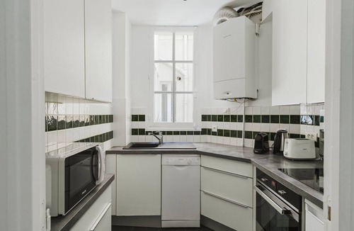 Paris City Center Apartment | Blueground | Le Marais-St-Paul, nr museum & shops