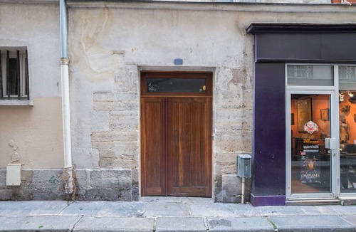 Saint-Germain-des-Pres Apartment | Blueground | Saint Germain des près, nr seine