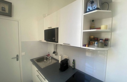 Les Halles Apartment | BnBNook - Boutique 1BR near Louvre Museum