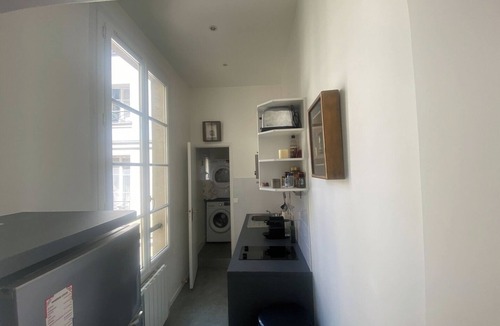 Les Halles Apartment | BnBNook - Boutique 1BR near Louvre Museum