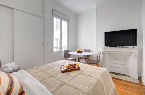 Sorbonne Apartment | BnBNova - 1BR - Notre Dame & Seine - Latin Quarter