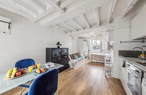 Les Halles Apartment | BnBNova - Le Louvre & Notre-Dame
