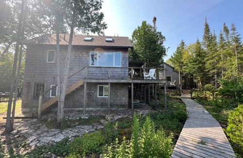 Tobermory Cottage | Boardwalk Pines at Tobermory