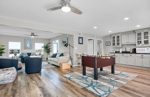 Gulf Breeze House | Boater’s Dream! Private Dock Gulf Access Pool Hot Tub Pet Friendly