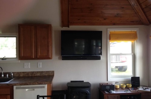 Bridgeport Cottage | Boating/Fishing Gem #1 on Oneida Lake near Bridgeport, only 20 min from Syr