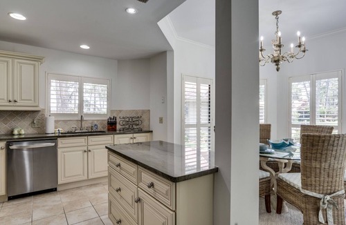 Miramar Beach House | Book 3 Nights & Get 4th Free* Charming Cottage W/Golf Cart* Pool & Beach Access