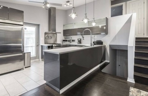 Lakeview House | BOOK NOW! King bed! Entire Home! Perfect location. 5 star accommodation!