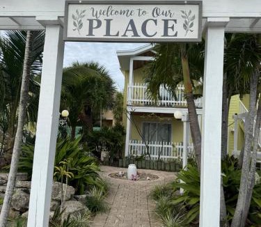 Cocoa Beach Hotel | Boutique Hotel across from Cocoa Beach, pool 1