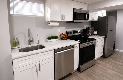 Elmont Apartment | Boutique Studio 10 min. walk to UBS Arena