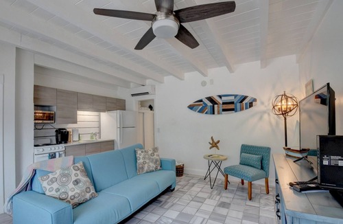 Ocean Ridge Condo | Boutique Style Apartment in dream location with pool 200 meters from the beach 6