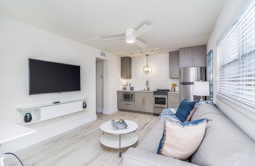 Winslow Reserve Apartment | Boutique Vacation Rental Complex at Beach