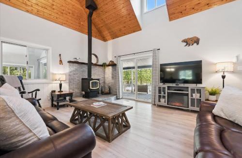 Miller Lake House | Bradley Harbour 5-Beds Hot Tub AC Kayaks