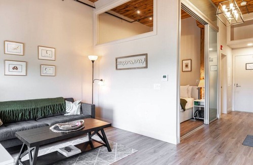 Stratford Apartment | Bradshaw Lofts: The Songbird