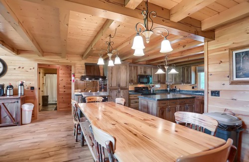 Calvin Cabin | Branch Creek Lodge, Raystown Lake, Tatman
