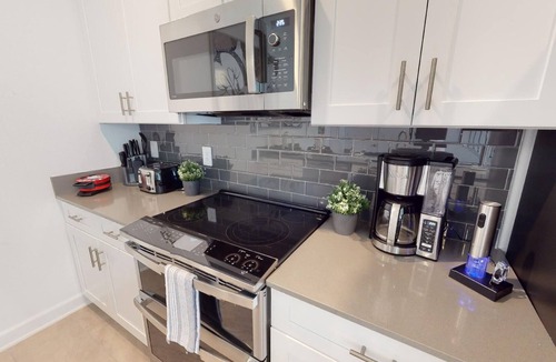 Campbell House | Brand New - 5 Bed /4 Bath Home