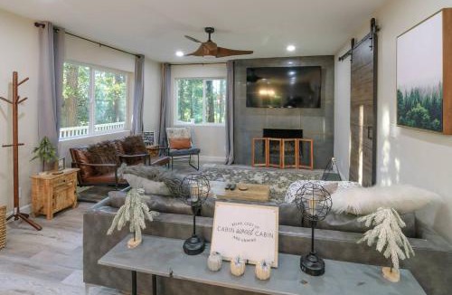 Prescott House | ❄ Brand New Acre Retreat ❄ HotTub ❄ 9m to downtown