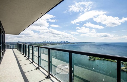 Humber Bay Apartment | Brand New Corner Condo with Toronto Downtown view in Lakeshore