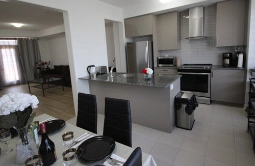Newmarket House | Brand new! Luxury, all inclusive! sleeps 12 people