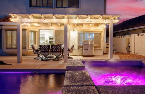 Green Valley House | ❤ BRAND NEW POOL, Clean 4BR/3BA Modern Chic Home ❤