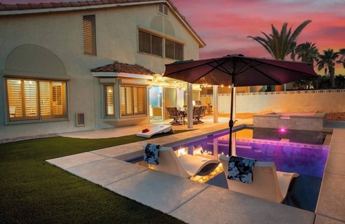 Green Valley House | ❤ BRAND NEW POOL, Clean 4BR/3BA Modern Chic Home ❤