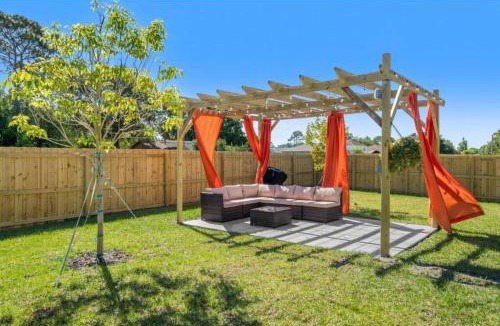 Palm Bay Apartment | Brand New Theme House w Game Room - Encanta Magical