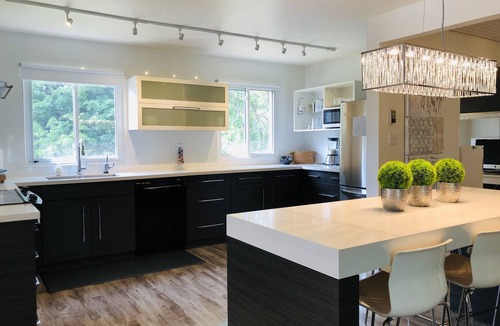 Niagara-on-the-Lake House | Breathtaking Views of the Niagara River from a Private Contemporary Home in NOTL