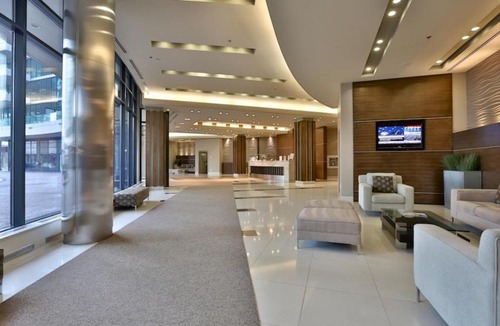 Downtown Toronto Apartment | Breathtaking CN Tower & lakeview in heart of DT