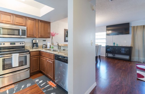 Kissimmee House | BreathTaking! Fantasy World Newly Renovated Near Disney 2+2 5 STAR UNIT!
