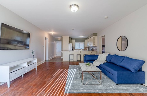 Mono Villa | Breathtaking Rosemont Villa Near Earl Rowe Provincial Park