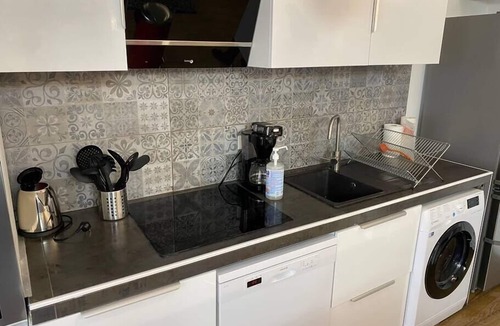 Saint-Denis Apartment | Bright 3 BR 15' away from the center of Paris, FRUITIERS2