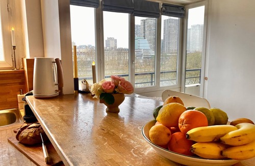 Montmartre Apartment | Bright apartment with stunning Eiffel Tower view PRE