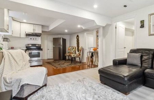 Churchill Meadows House | Bright Basement retreat in Mississauga
