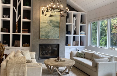 Thornbury House | Bright Chalet Chic with Hot Tub and Fire Pit