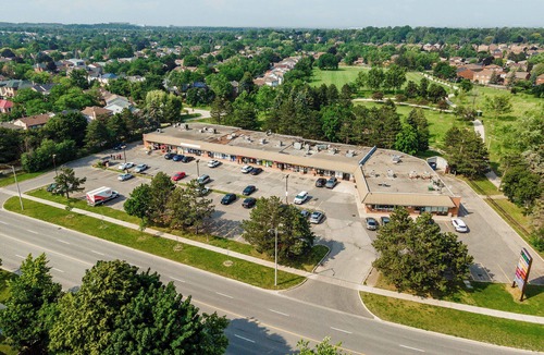 Brampton House | Bright, cozy and comfortable single family apartment with separate entrance