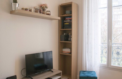 Charenton-le-Pont Apartment | Bright flat near Paris