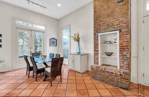 Lower Garden District House | Bright home w chef's kitchen near Mardi Gras r