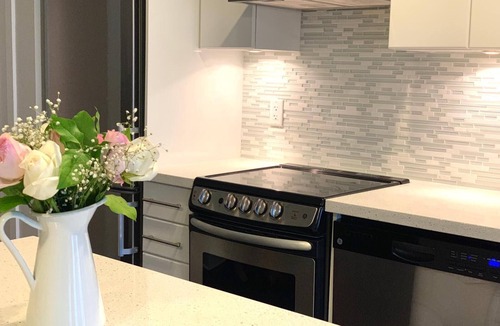 Yonge-Eglinton Apartment | Bright & Luxurious 1 Bedroom Apartment in the Heart of Toronto