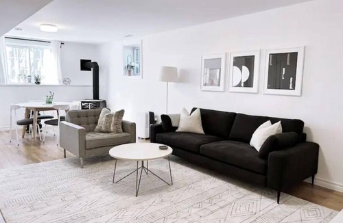 Southgate Apartment | Bright & Modern Country Escape
